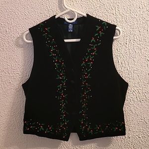 Karen Scott Christmas Vest with Embroidered Holly Size Medium